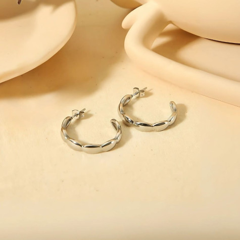 Créoles argentées ouvertes